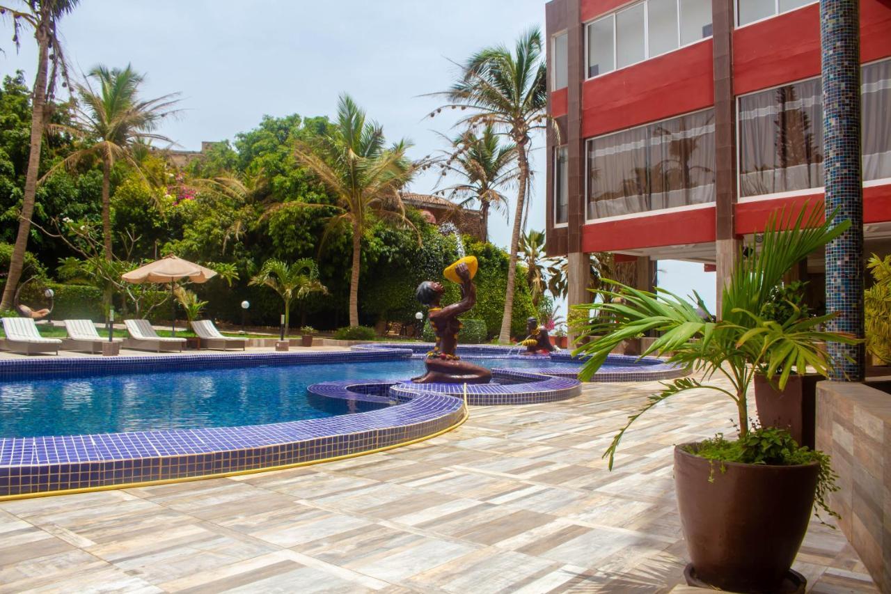 Iris Hotel Toubab Dialaw Exterior photo