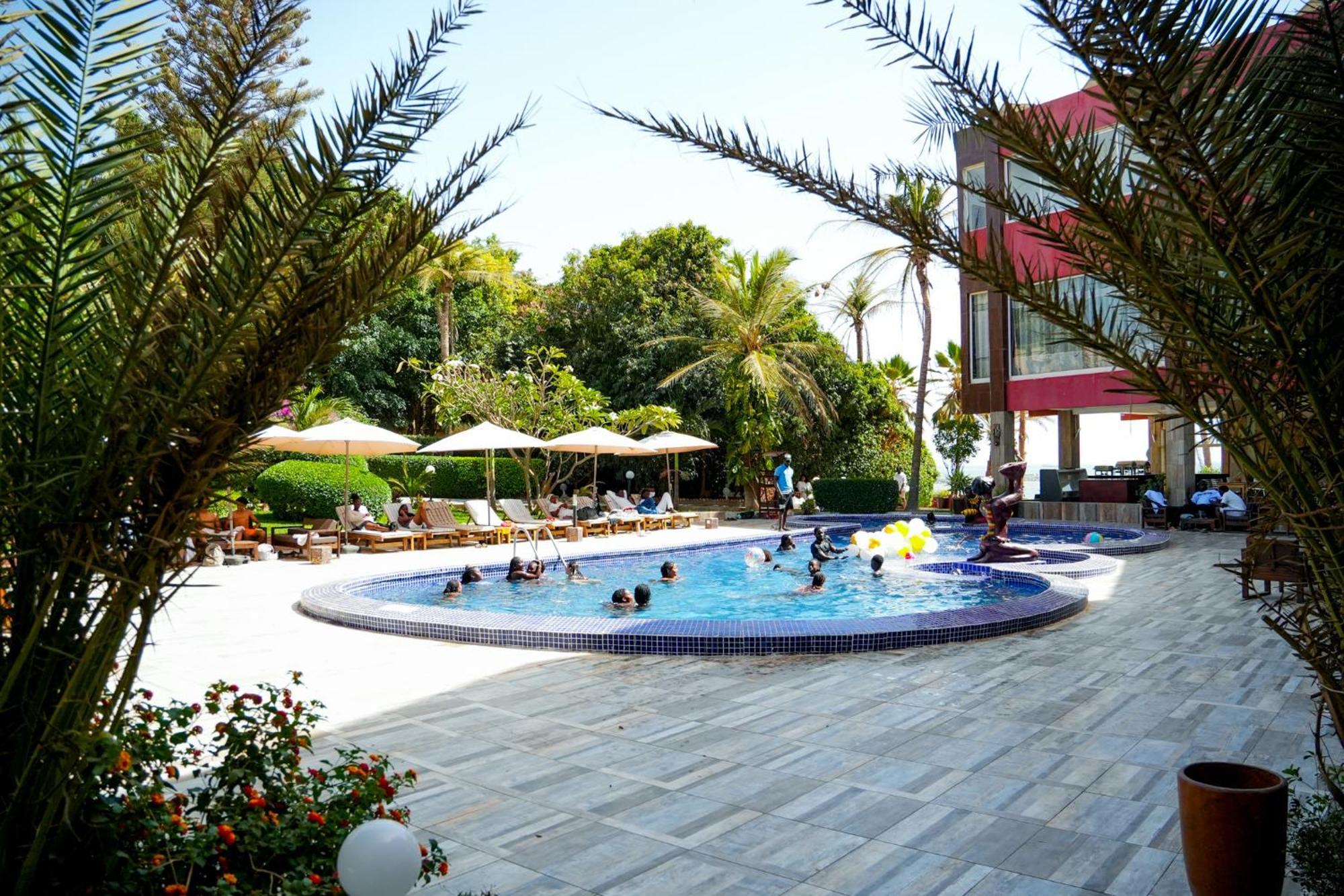 Iris Hotel Toubab Dialaw Exterior photo