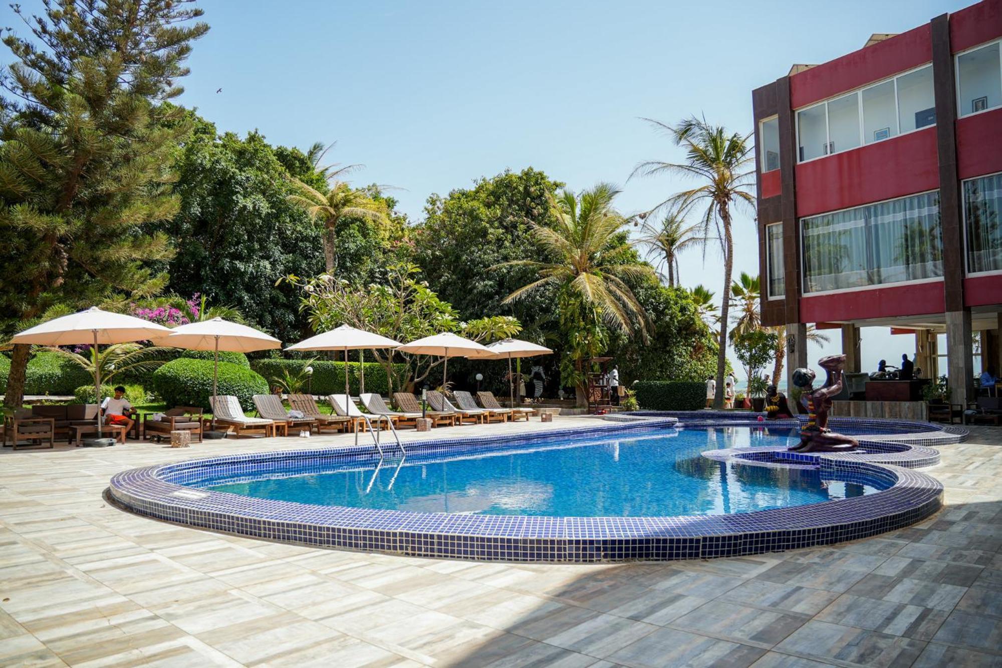 Iris Hotel Toubab Dialaw Exterior photo