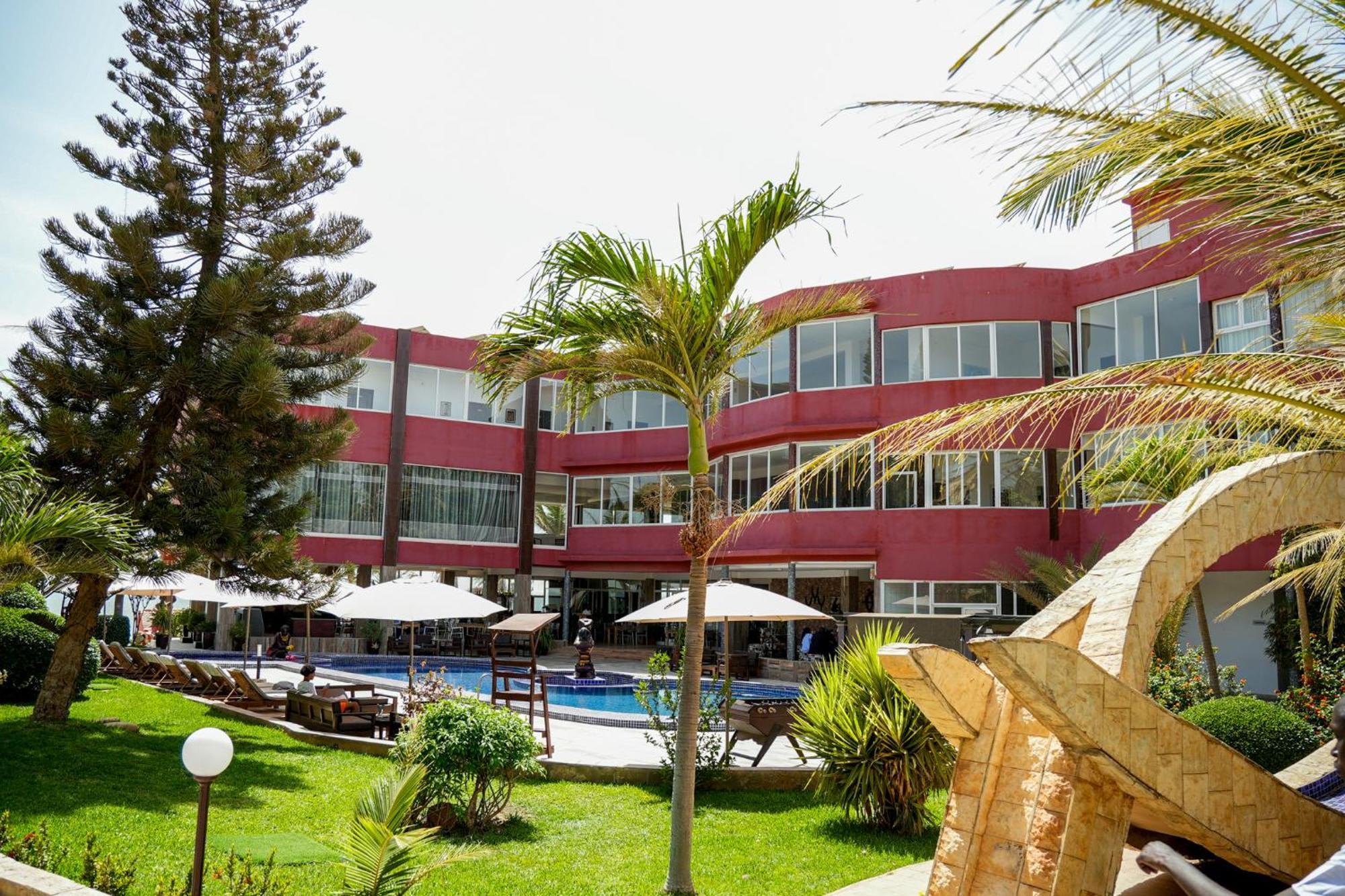 Iris Hotel Toubab Dialaw Exterior photo