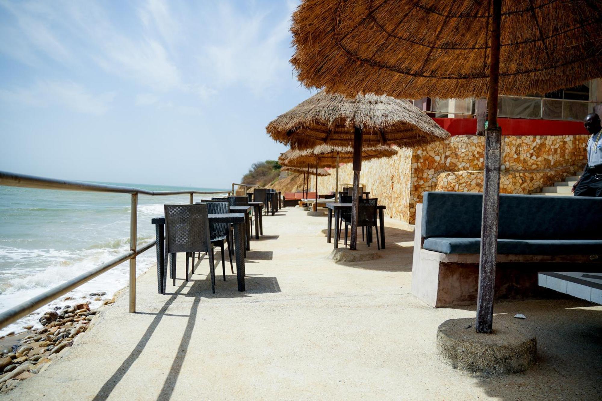 Iris Hotel Toubab Dialaw Exterior photo